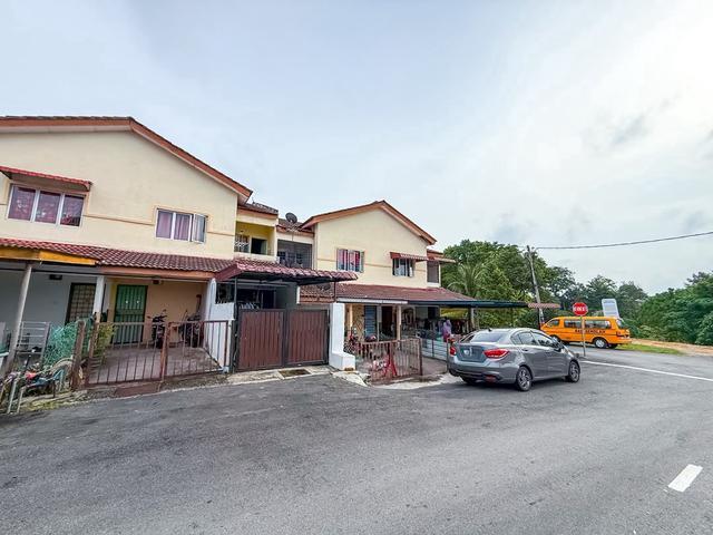 Townhouse for sale in Sendayan Village, Negeri Sembilan