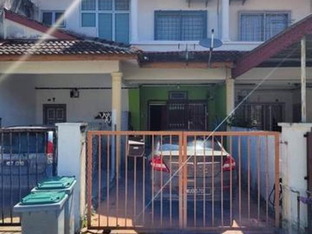 Townhouse for sale in Cheng, Malaka