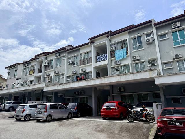 Townhouse for rent in Kajang, Langat