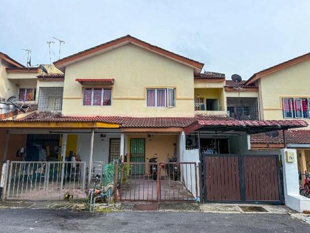 Townhouse for sale in Sendayan Village, Negeri Sembilan