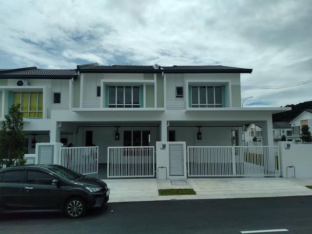 Townhouse for sale in Malaka