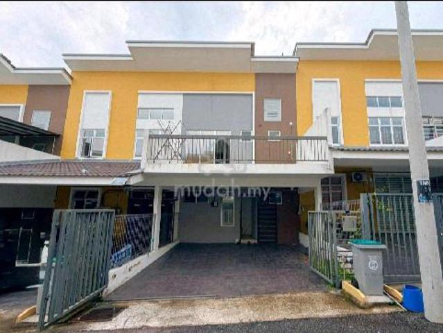 Townhouse for sale in Durian Tunggal, Malaka