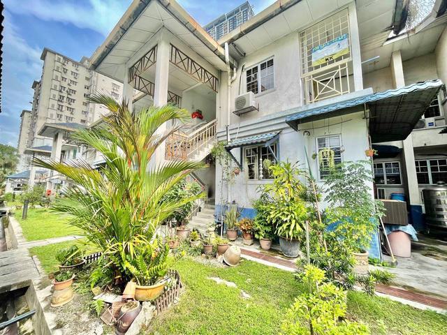 Townhouse for sale in Country Heights Damansara, Kuala Lumpur