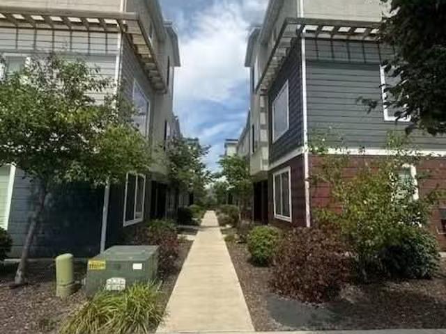 Condo for rent in Riverton