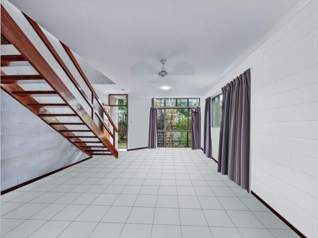 Townhouse for rent in Cannonvale, Queensland