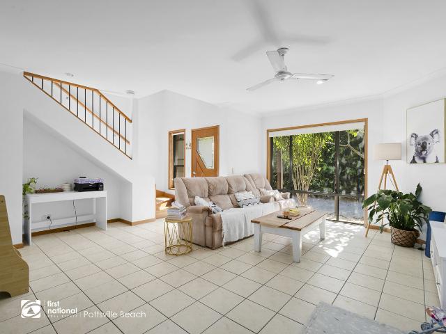 Townhouse for sale in Pottsville, New South Wales