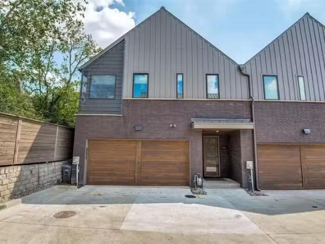 Condo for rent in Dallas