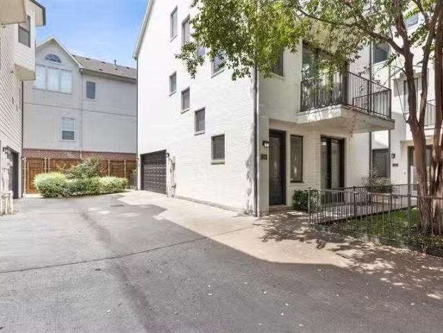 Condo for rent in Dallas