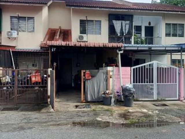 Townhouse for sale in Petaling, Alam Impian