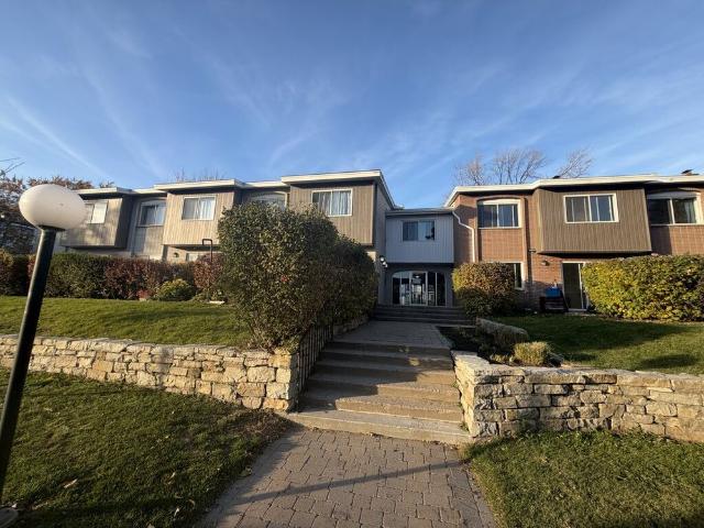 House for rent in Dorval, Montréal (région administrative)