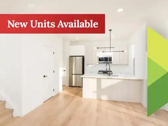 Townhouse for rent in Wedgewood, Alberta
