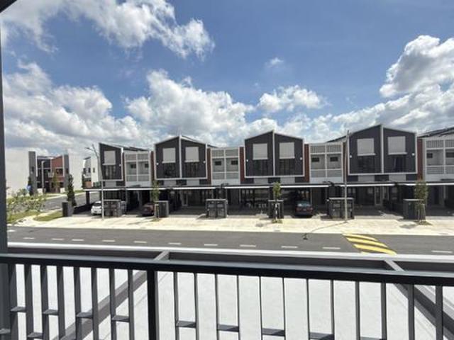 Townhouse for rent in Petaling, Alam Impian