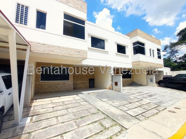Townhouse en venta en Valencia, San Diego
