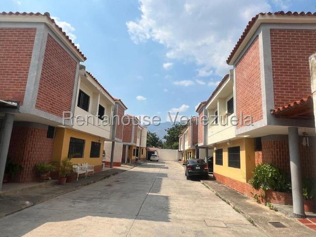 Townhouse en venta en Valencia, San Diego