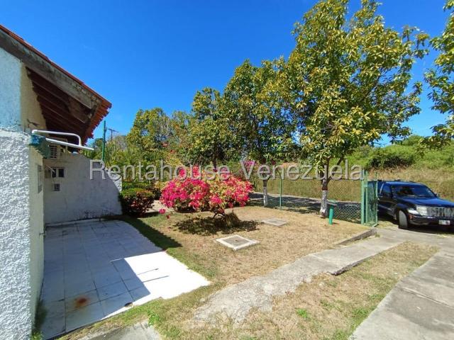 Townhouse en venta en Valle De La Cruz, Miranda