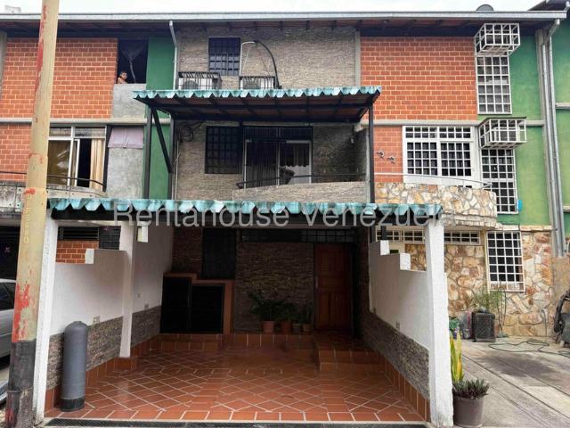 Townhouse en venta en Guarenas, Miranda