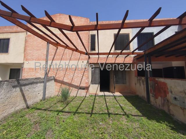 Townhouse en venta en Valencia, San Diego