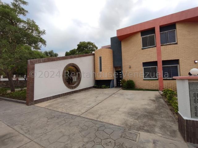 Townhouse en venta en Valencia, San Diego
