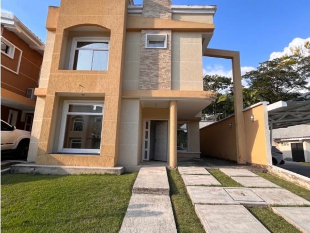 Casa en venta en Girardot, Aragua