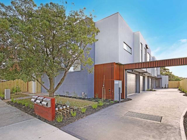House for rent in Heidelberg West, Melbourne