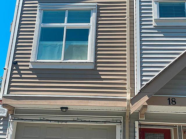 Townhouse for rent in Surrey, British Columbia