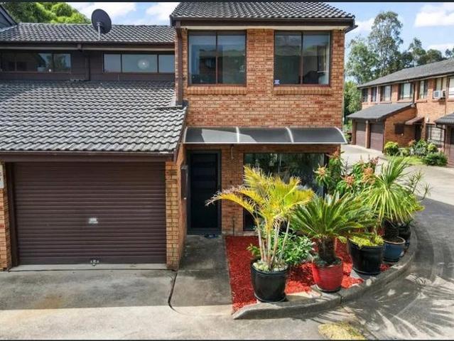 Townhouse for rent in Sydney, New South Wales