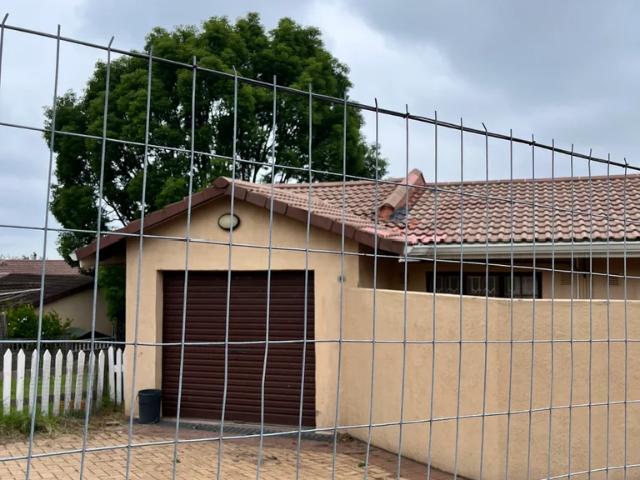 Townhouse for rent in New Germany, Kwazulu-natal