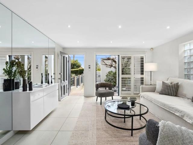 House for rent in Lower North Shore, Sydney