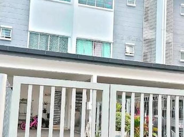 Townhouse for rent in Kuching