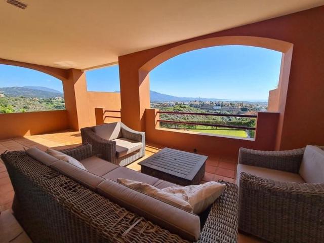 Casa en alquiler en La Alquería-El Paraíso, Costa del Sol Occidental