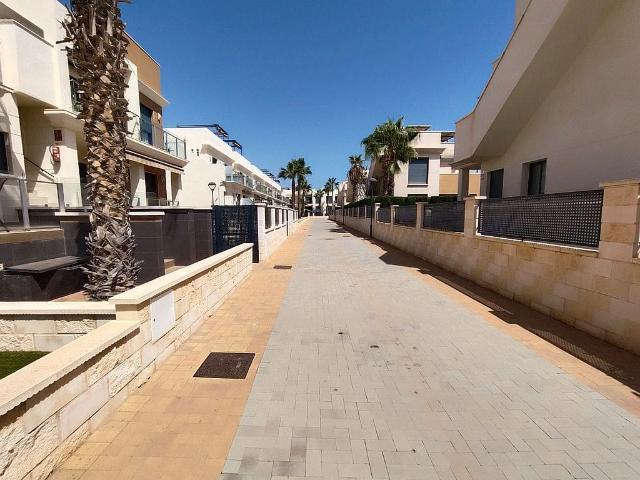 Casa en alquiler en Residencia El Cortijo, Orihuela