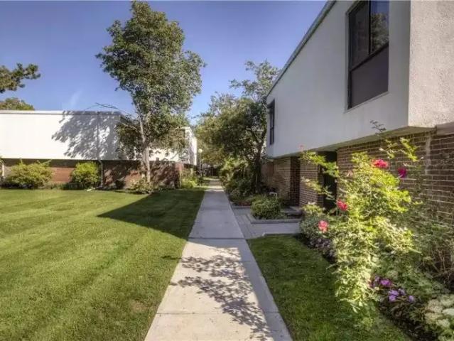 Townhouse for rent in Woburn, Ontario