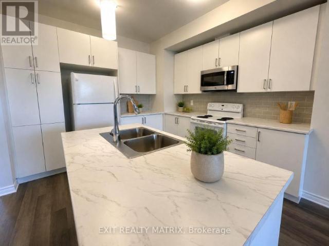 Townhouse for rent in Russell, Ontario