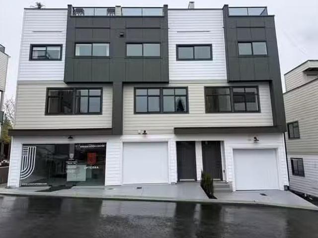 Condo for sale in Abbotsford, British Columbia