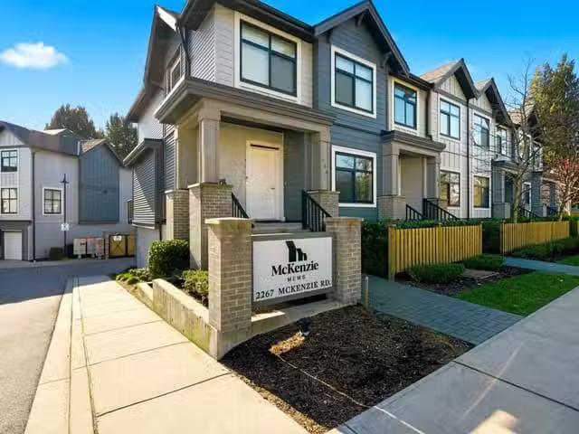 Condo for sale in Abbotsford, British Columbia