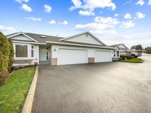 Condo for sale in Abbotsford, British Columbia