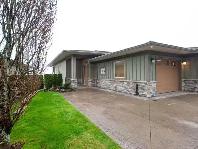 Condo for sale in Chilliwack, British Columbia