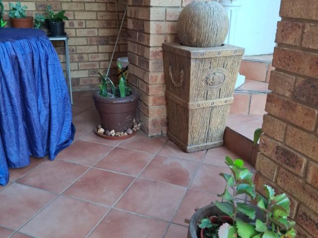 Townhouse for sale in Johannesburg, South & Alberton