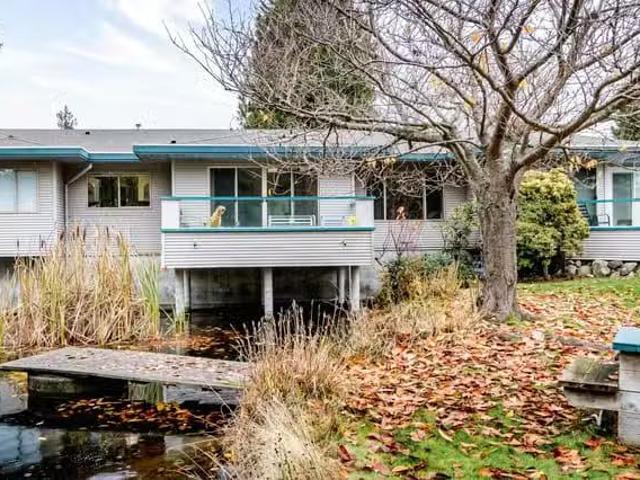 Condo for sale in Gibsons, British Columbia