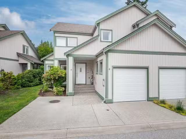 Condo for sale in Gibsons, British Columbia