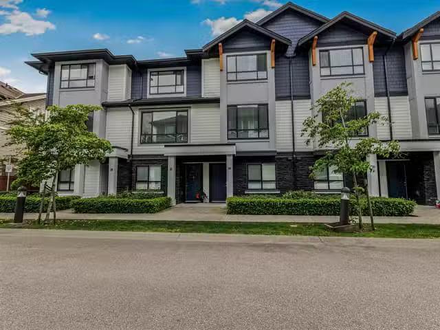 Condo for sale in Langley, British Columbia