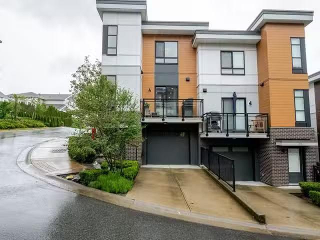 Condo for sale in Langley, British Columbia