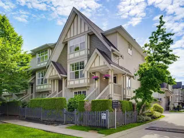 Condo for sale in Langley, British Columbia