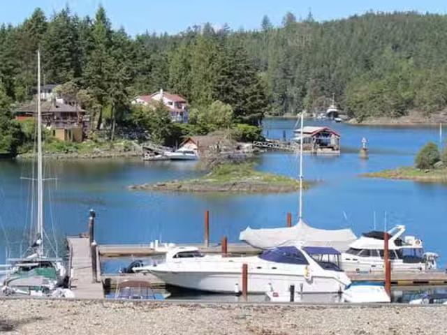 Condo for sale in Madeira Park, British Columbia