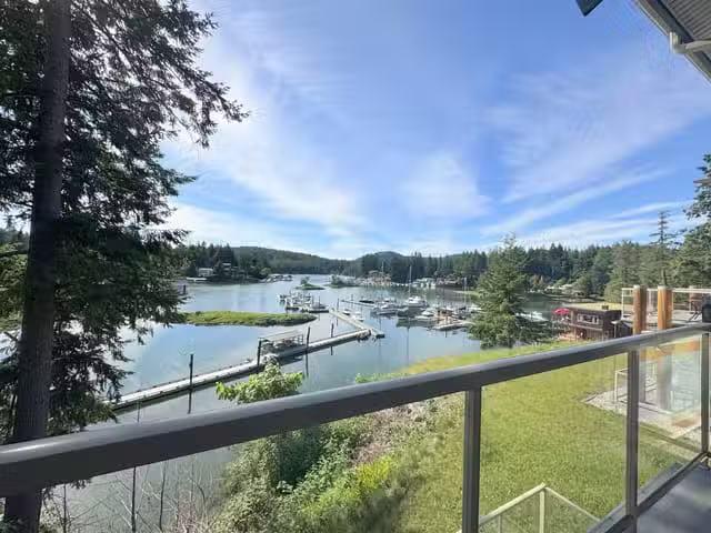 Condo for sale in Madeira Park, British Columbia