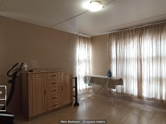 Townhouse for sale in Johannesburg, Mondeor