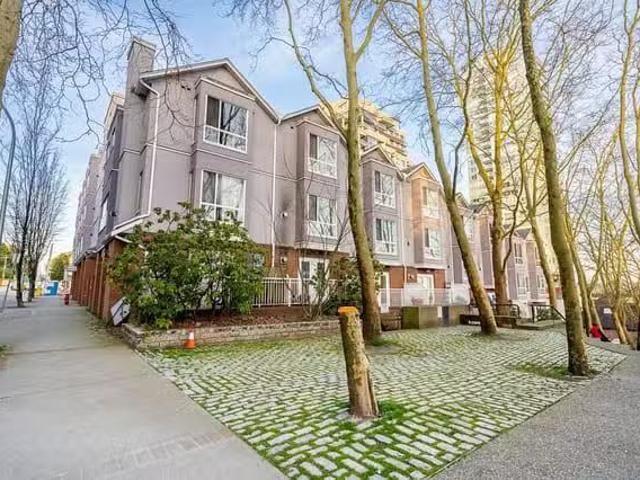 Condo for sale in New Westminster, British Columbia