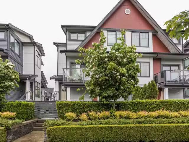 Condo for sale in Pitt Meadows, British Columbia