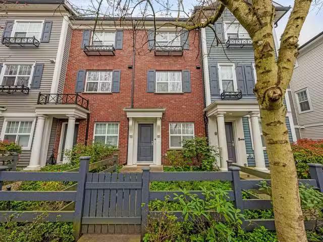 Condo for sale in Pitt Meadows, British Columbia
