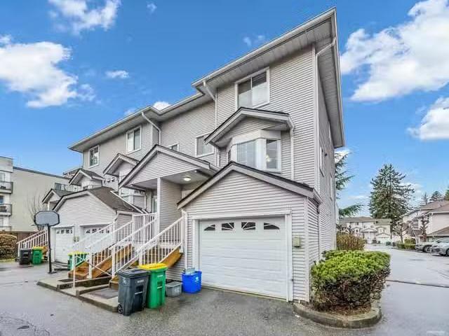 Condo for sale in Pitt Meadows, British Columbia